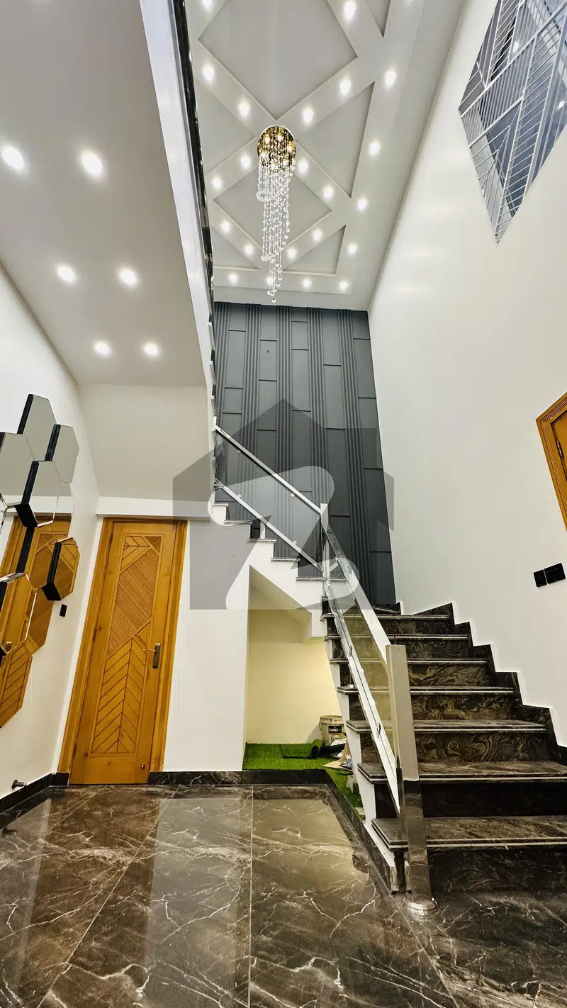 10 Marla Beautiful Double Height Modern Style House For Sale