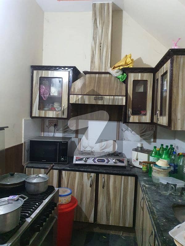 شیراز ٹاؤن لاہور میں 2 کمروں کا 3 مرلہ بالائی پورشن 15.0 ہزار میں کرایہ پر دستیاب ہے۔