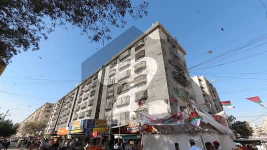 گلشن اقبال - بلاک 13 / D-3 گلشنِ اقبال,گلشنِ اقبال ٹاؤن,کراچی میں 3 کمروں کا 8 مرلہ فلیٹ 95.0 لاکھ میں برائے فروخت۔