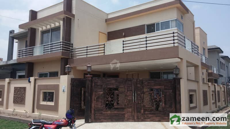 LEADS 10 MARLA BRAND NEW HOUSE IN DHA eden city