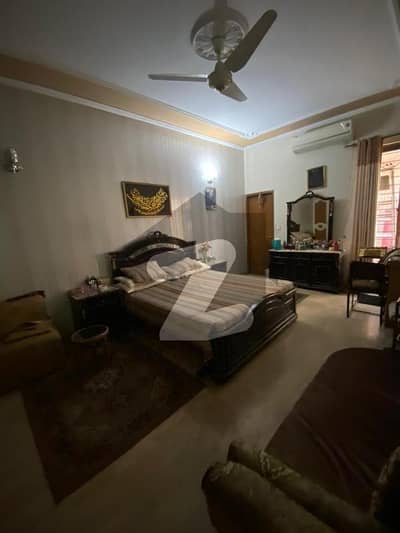 علامہ اقبال ٹاؤن ۔ رچنا بلاک علامہ اقبال ٹاؤن,لاہور میں 10 کمروں کا 2 کنال مکان 12.0 لاکھ میں کرایہ پر دستیاب ہے۔