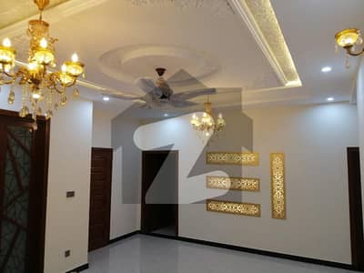 گلبرگ ریزیڈنشیا - بلاک آئ گلبرگ ریزیڈنشیا,گلبرگ,اسلام آباد میں 6 کمروں کا 10 مرلہ مکان 5.5 کروڑ میں برائے فروخت۔