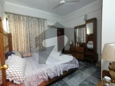 جوہر ٹاؤن فیز 2 جوہر ٹاؤن,لاہور میں 6 کمروں کا 5 مرلہ مکان 2.45 کروڑ میں برائے فروخت۔