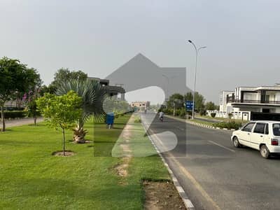 لیک سٹی ۔ گالف اسٹیٹ 2 لیک سٹی,رائیونڈ روڈ,لاہور میں 1 کنال رہائشی پلاٹ 4.0 کروڑ میں برائے فروخت۔