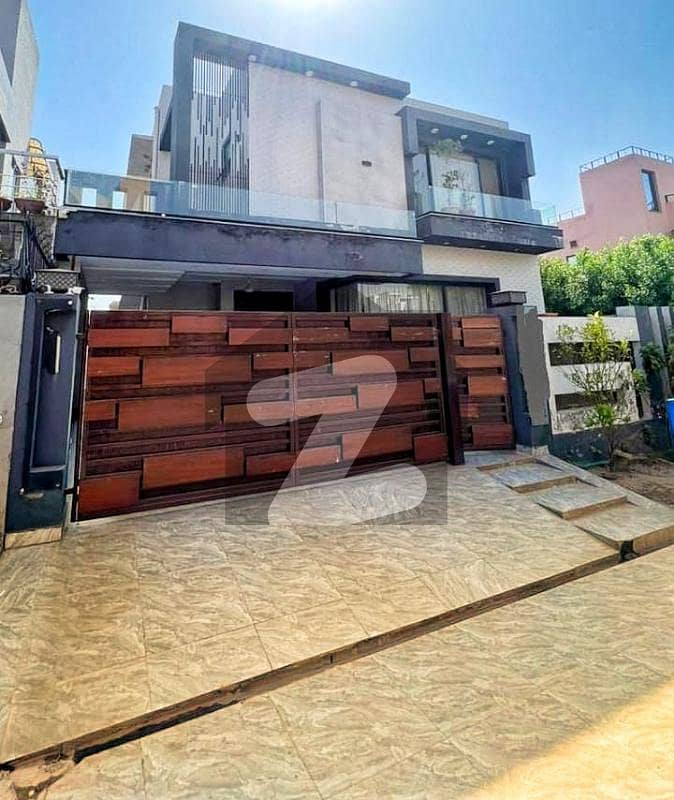 10 Marla house for sale 4 bedroom 5 washroom DHA Phase 8 Ex Park View