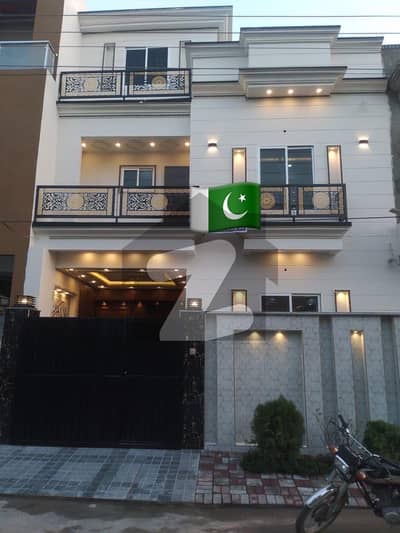 الرحمان فیز 2 - بلاک اے الرحمان گارڈن فیز 2,الرحمان گارڈن,لاہور میں 3 کمروں کا 4 مرلہ مکان 1.37 کروڑ میں برائے فروخت۔