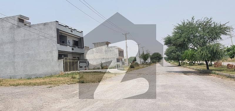 5 Marla Level Plot Of Ideal Location Surrounded By Houses Available For Sale