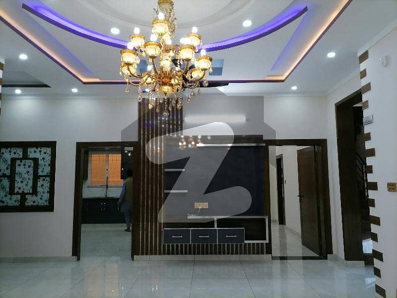 سوان گارڈن ۔ بلاک اے سوان گارڈن,اسلام آباد میں 6 کمروں کا 13 مرلہ مکان 5.0 کروڑ میں برائے فروخت۔