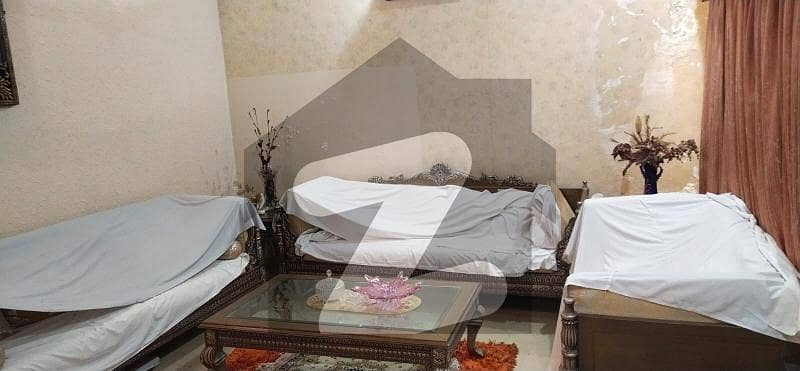 قرطبہ چوک لاہور میں 4 کمروں کا 10 مرلہ مکان 3.8 کروڑ میں برائے فروخت۔
