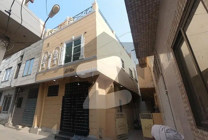 Perfect Corner 563 Square Feet House In Nadirabad For Sale