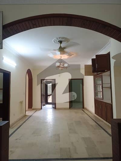 Banigala 2 Kanal Upper Portion Available For Rent