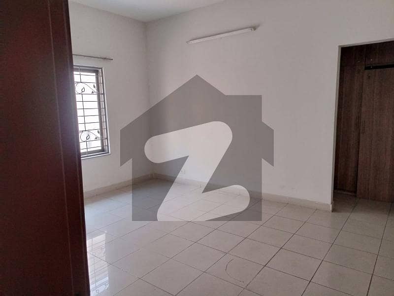 10 Marla 04 Bedroom House With Basement Available For Rent In Askari 10 Sector C Lahore Cantt