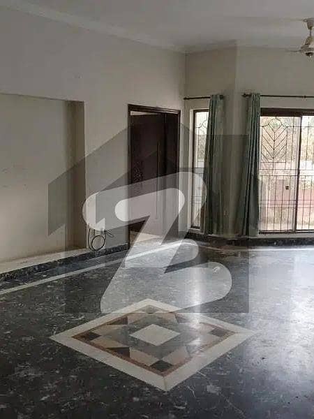 1 Kanal Lower Portion Available For Rent In DHA Phase 4 Lahore