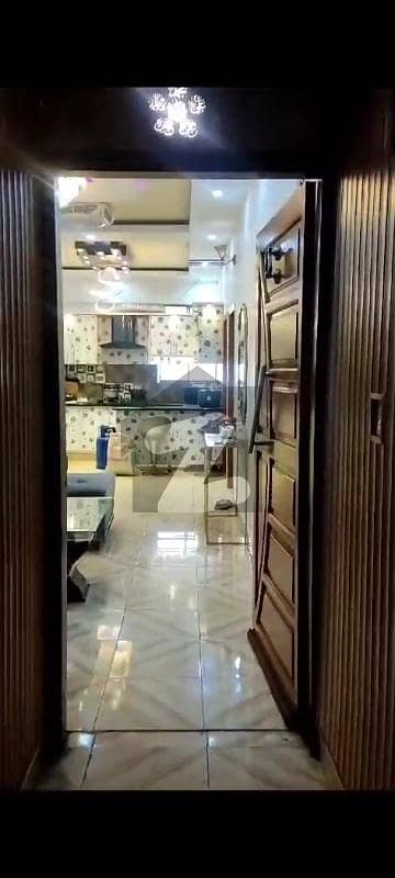 پنجاب کالونی کراچی میں 4 کمروں کا 8 مرلہ فلیٹ 95.0 لاکھ میں برائے فروخت۔