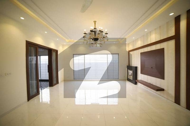 واپڈا ٹاؤن لاہور میں 5 کمروں کا 10 مرلہ مکان 1.3 لاکھ میں کرایہ پر دستیاب ہے۔