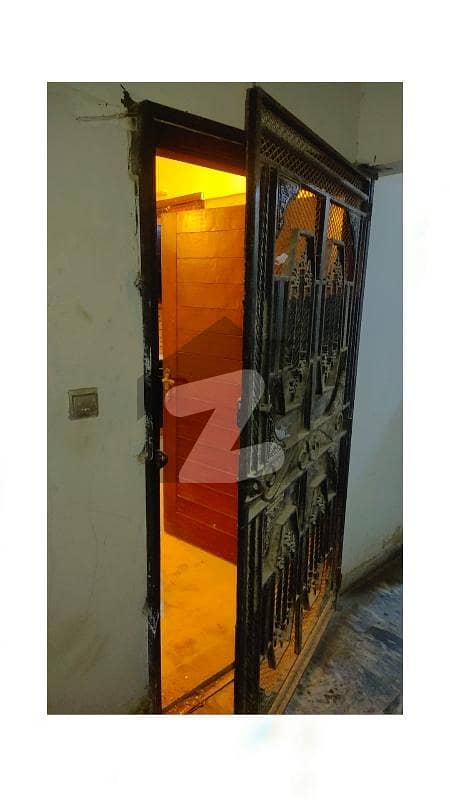 کلفٹن ۔ بلاک 1 کلفٹن,کراچی میں 2 کمروں کا 3 مرلہ فلیٹ 60.0 لاکھ میں برائے فروخت۔