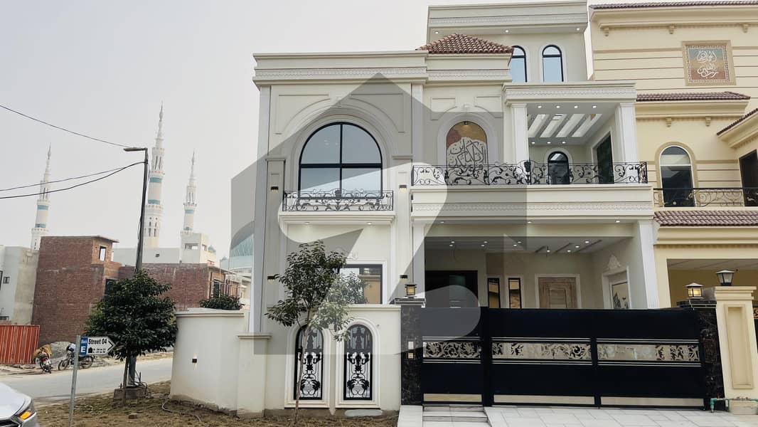 10 Marla Corner House Available For Sale near to grand Masjid