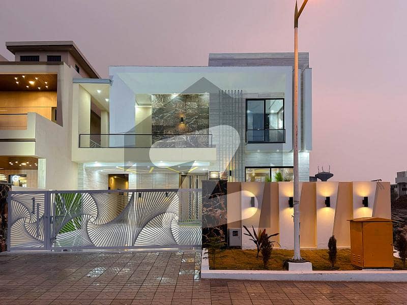 16 Marla Luxury Designer House For Sale