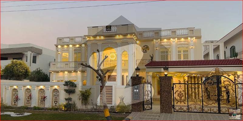 ویلینشیاء ہاؤسنگ سوسائٹی لاہور میں 6 کمروں کا 2 کنال مکان 12.5 کروڑ میں برائے فروخت۔