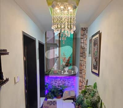 علامہ اقبال ٹاؤن لاہور میں 2 کمروں کا 5 مرلہ فلیٹ 80.0 لاکھ میں برائے فروخت۔