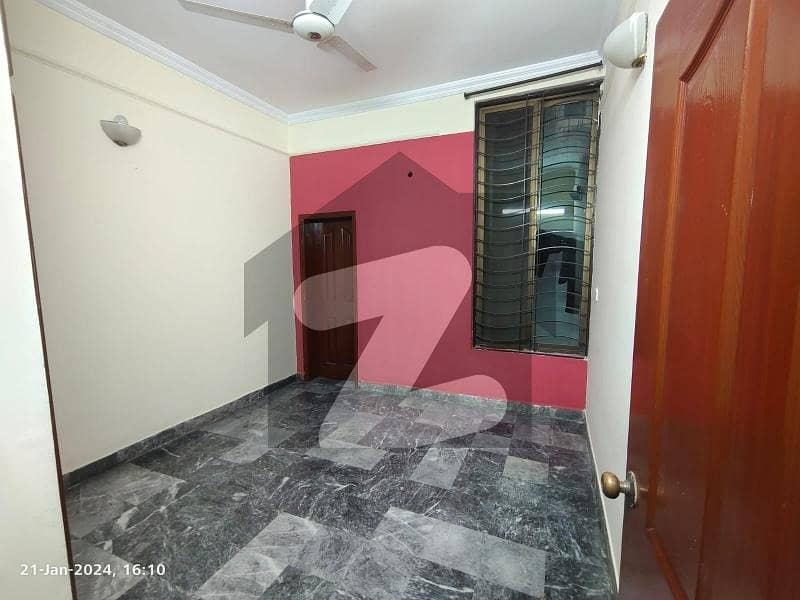 جوہر ٹاؤن فیز 2 - بلاک جے2 جوہر ٹاؤن فیز 2,جوہر ٹاؤن,لاہور میں 4 کمروں کا 5 مرلہ مکان 2.35 کروڑ میں برائے فروخت۔