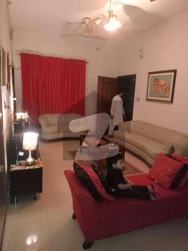 ماڈل ٹاؤن ۔ بلاک ایل ماڈل ٹاؤن,لاہور میں 2 کمروں کا 12 مرلہ زیریں پورشن 85.0 ہزار میں کرایہ پر دستیاب ہے۔