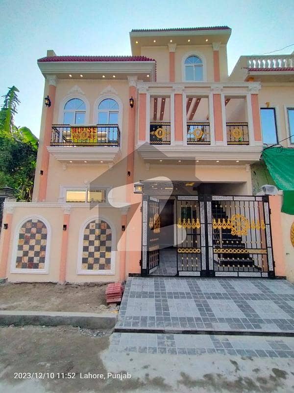 الاحمد گارڈن ہاوسنگ سکیم جی ٹی روڈ,لاہور میں 4 کمروں کا 5 مرلہ مکان 1.6 کروڑ میں برائے فروخت۔