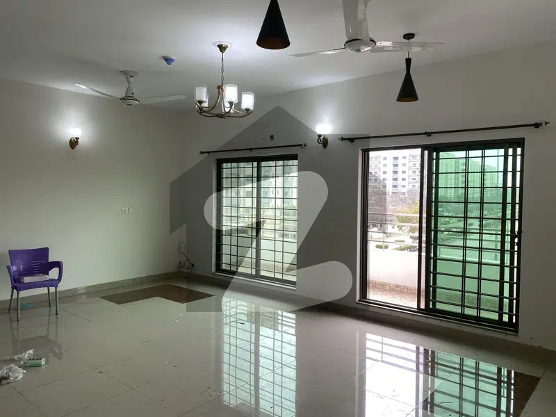 Superb Location: 3 Bed room apartment available for rent in Askari 11 Lahore sector B