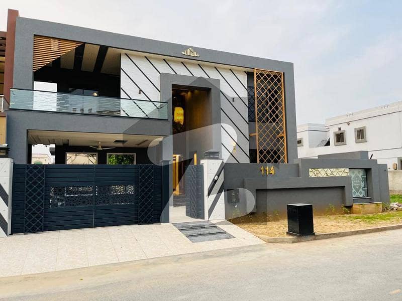10 marla house available for sale in DHA phase 6