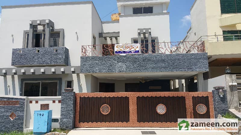 10 MARLA NEW FULL HOUSE FOR RENT IN BAHRIATOWN PHASE 4