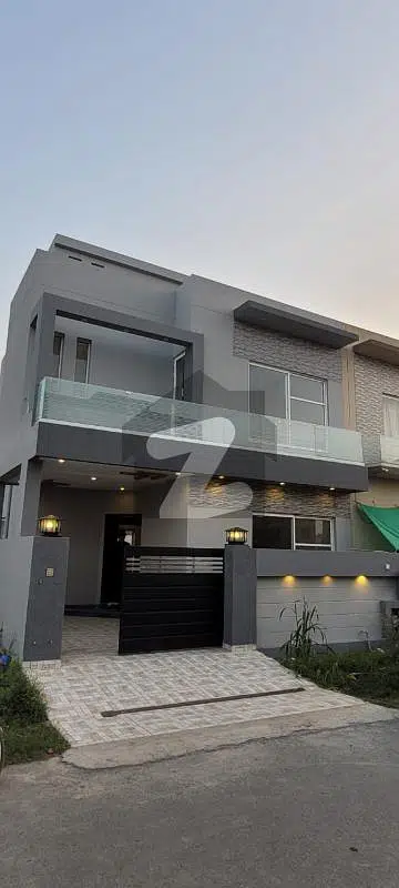 5 Marla Modern House Available For Sale In DHA Phase 9 Town