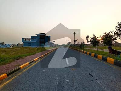ممتاز سٹی اسلام آباد میں 10 مرلہ رہائشی پلاٹ 89.0 لاکھ میں برائے فروخت۔