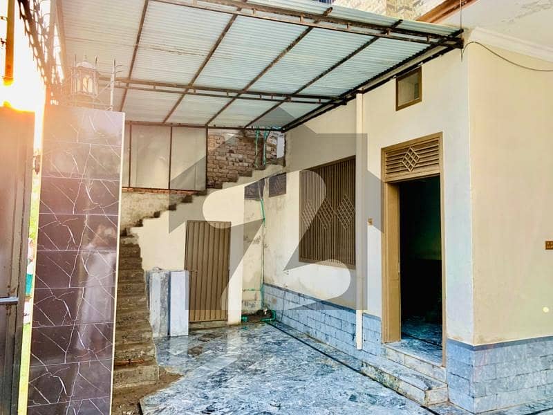 شیخ ملتون ٹاؤن ۔ سیکٹر آر شیخ ملتون ٹاؤن,مردان میں 5 کمروں کا 7 مرلہ مکان 1.94 کروڑ میں برائے فروخت۔