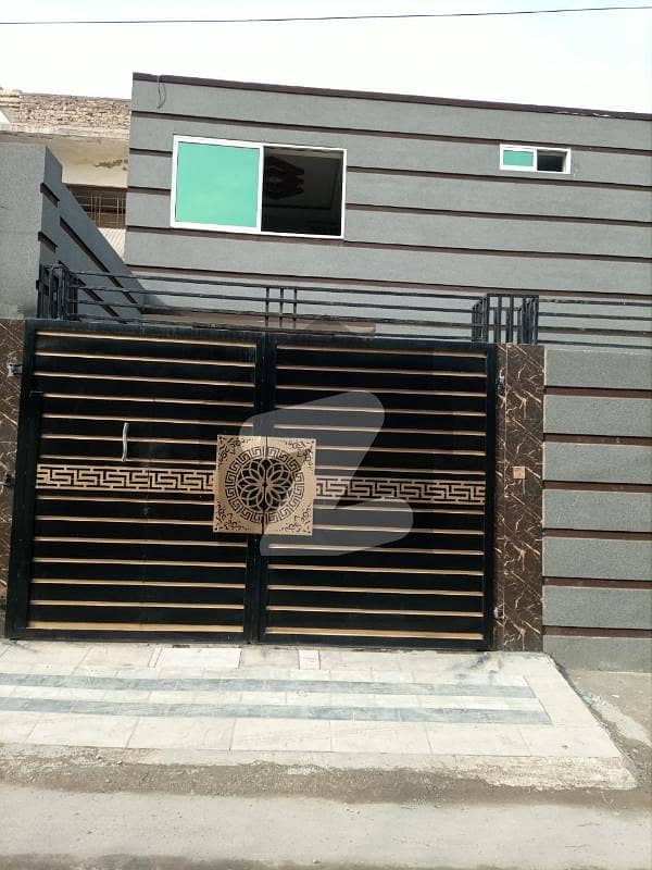 ورسک روڈ پشاور میں 6 کمروں کا 9 مرلہ مکان 5.5 کروڑ میں برائے فروخت۔