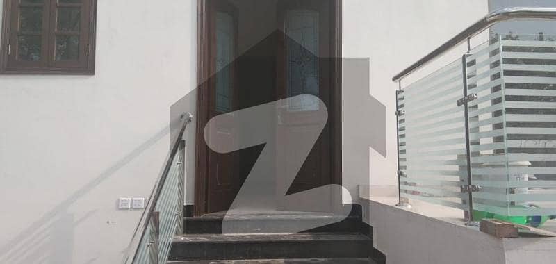 14 Marla Beautiful Upper Portion For Rent In Model Town