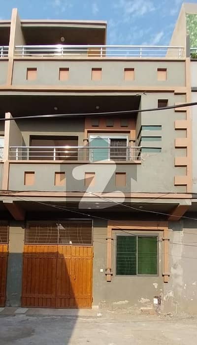 5 marla house 3 bed atach bath tv lounch drying double kitchen