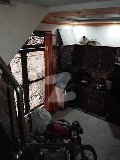 شاداب گارڈن لاہور میں 4 کمروں کا 4 مرلہ مکان 95.0 لاکھ میں برائے فروخت۔