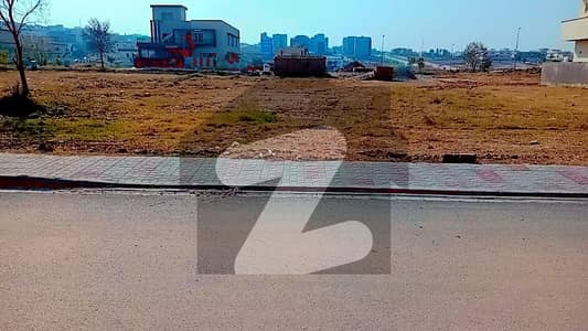 One Kanal, Prime Location Plot Available For Sale in DHA-5 Islamabad