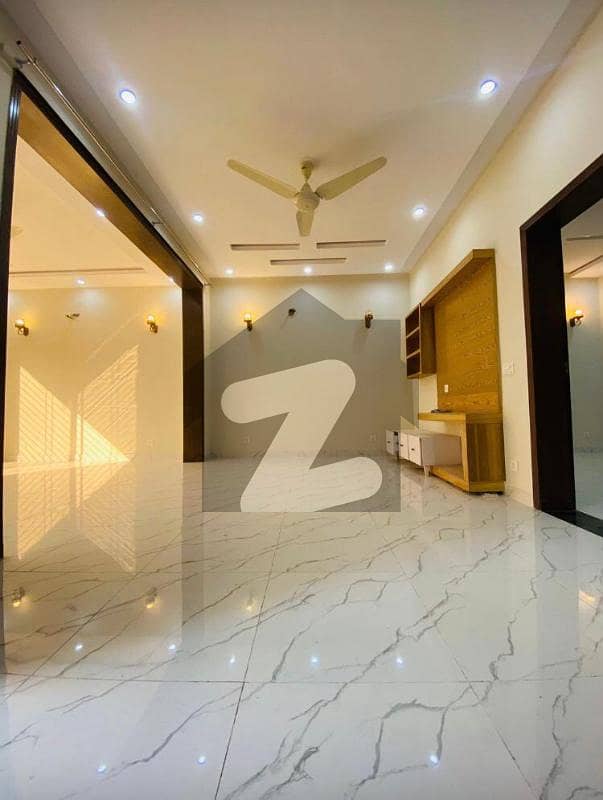 7 MARLA BRAND NEW UPPER PORTION AVAILABLE FOR RENT 
DREAM GARDENS
 LAHORE