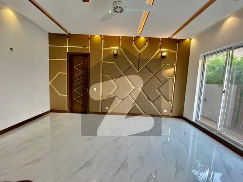 1 kanal modern upr portion with separate gate and entrace available for rent in dha phase 8