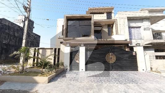 صنوبر سٹی اڈیالہ روڈ,راولپنڈی میں 4 کمروں کا 9 مرلہ مکان 2.6 کروڑ میں برائے فروخت۔
