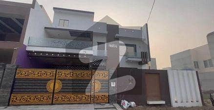 ایڈن آچرڈ فیصل آباد میں 7 کمروں کا 10 مرلہ مکان 4.7 کروڑ میں برائے فروخت۔