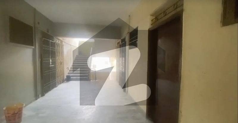 ناظم آباد - بلاک 5ای ناظم آباد,کراچی میں 2 کمروں کا 4 مرلہ فلیٹ 65.0 لاکھ میں برائے فروخت۔