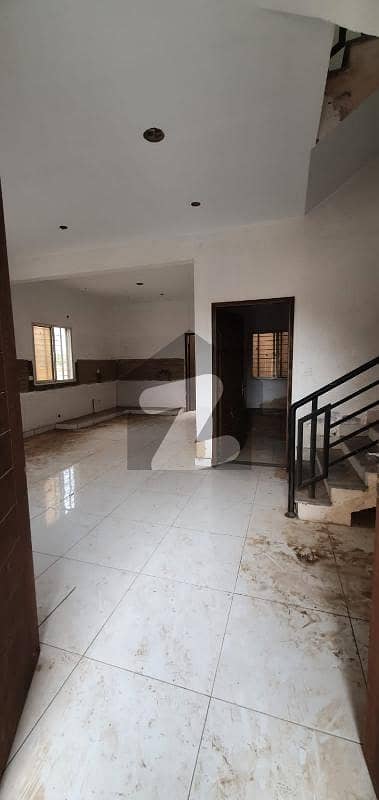 کنگز گارڈن گلستانِ جوہر,کراچی میں 4 کمروں کا 5 مرلہ مکان 2.6 کروڑ میں برائے فروخت۔