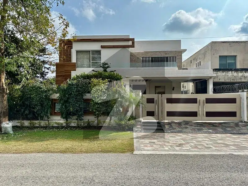 1 Kanal Luxury Bungalow for Sale in DHA Phase 3, Lahore.