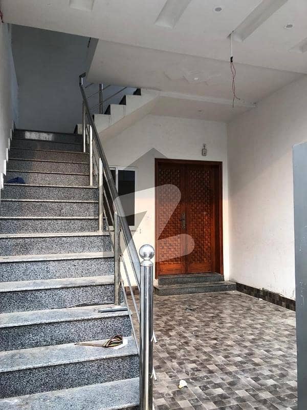 خیابانِ گارڈنز فیصل آباد میں 2 کمروں کا 5 مرلہ مکان 41.0 ہزار میں کرایہ پر دستیاب ہے۔