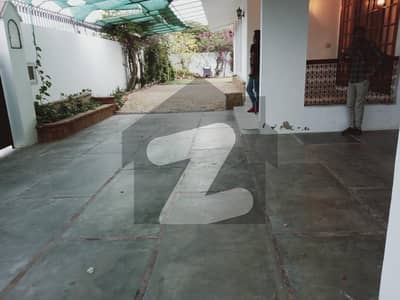 For Commercial Use 1300 Yards Maintained House Available For Rent