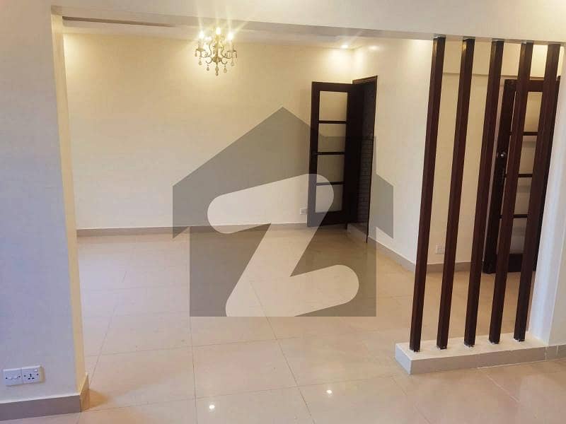 ڈی ایچ اے فیز 6 ڈی ایچ اے ڈیفینس,کراچی میں 4 کمروں کا 11 مرلہ مکان 6.75 کروڑ میں برائے فروخت۔