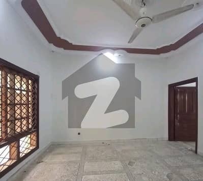 2700 Square Feet Lower Portion In Gulshan-E-Jamal Town Of Karachi Is Available For Rent