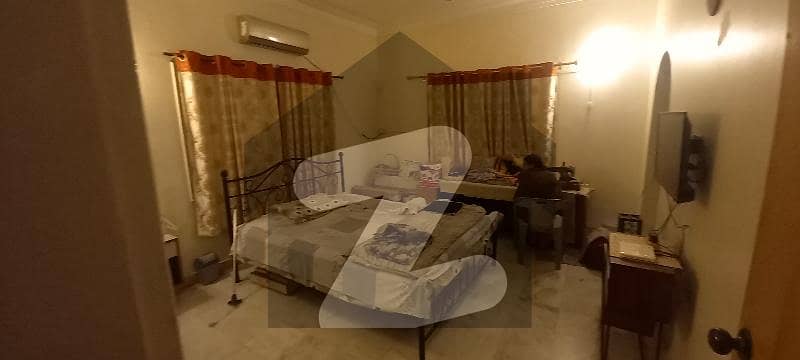 ڈی ایچ اے فیز 4 ڈی ایچ اے ڈیفینس,کراچی میں 4 کمروں کا 12 مرلہ مکان 6.7 کروڑ میں برائے فروخت۔